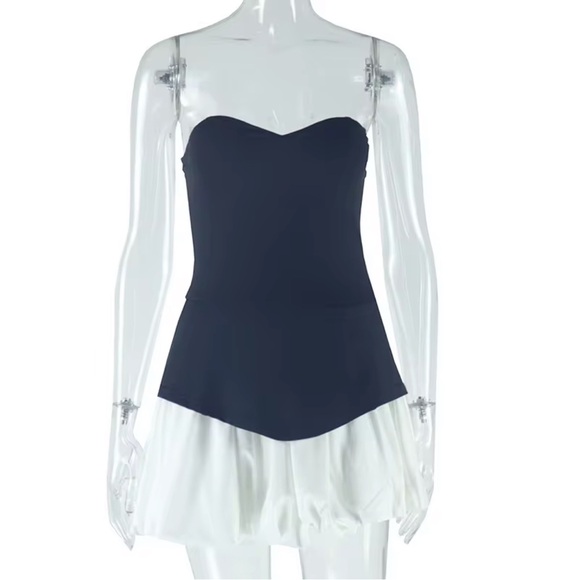 Elegant Black and White Strapless Dress - Picture 4 of 10